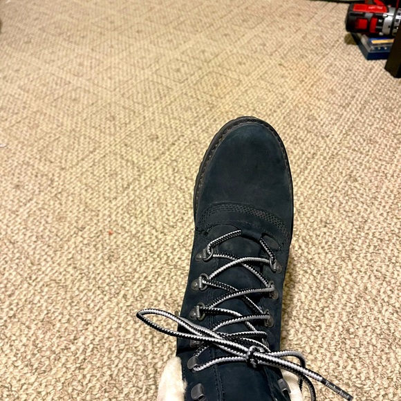 Timberland navy genuine suede & shearling fur boots - Picture 4 of 16